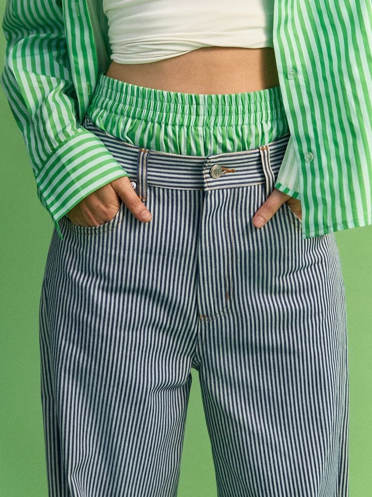  Quần Jeans Ống Cong Kẻ Sọc 