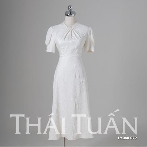 1M080079 Đầm Nữ Gấm Ngọc Tuyết Dáng Chữ A Màu Trắng