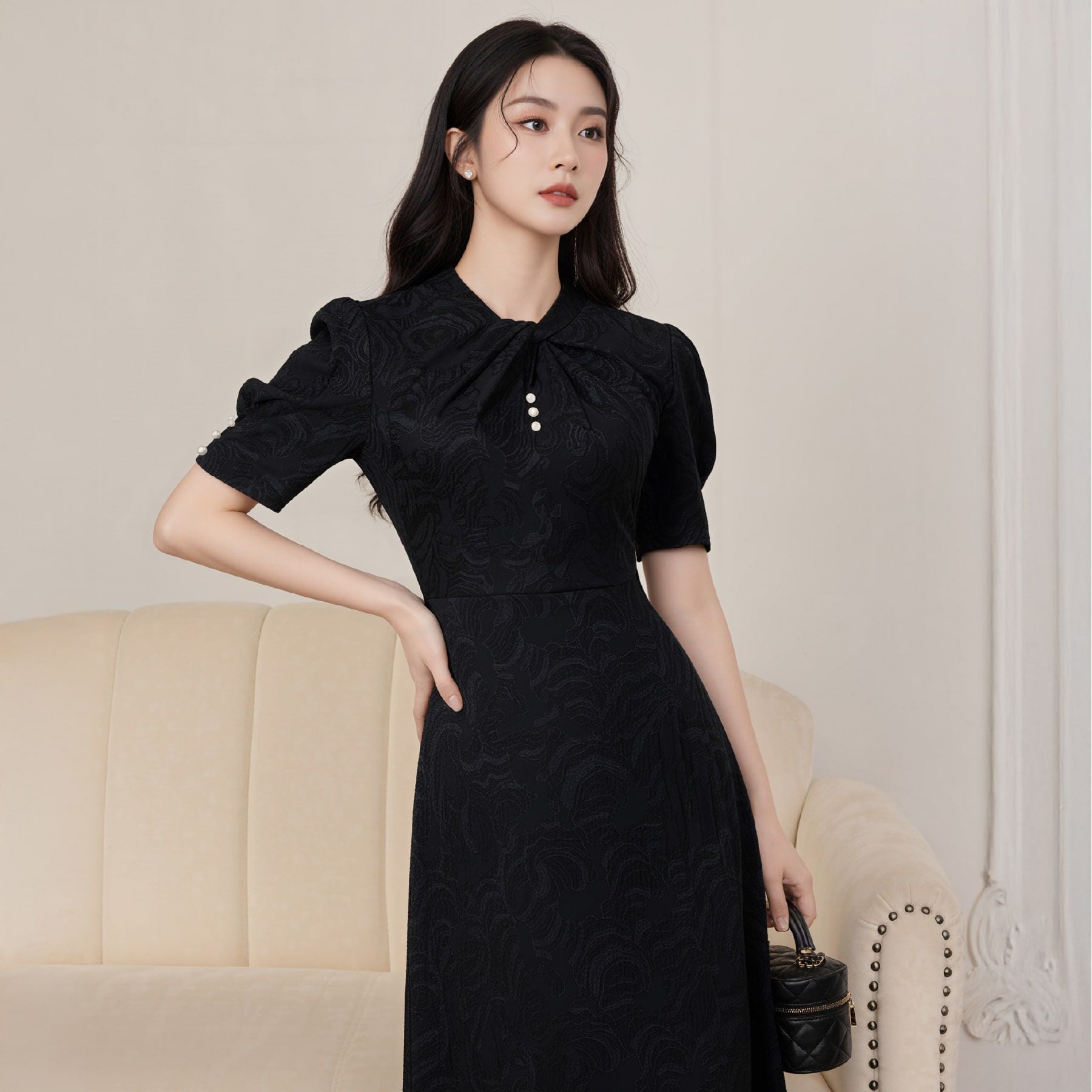 1M080040 Đầm Nữ Gấm Ngọc Tuyết Dáng Chữ A Màu Đen