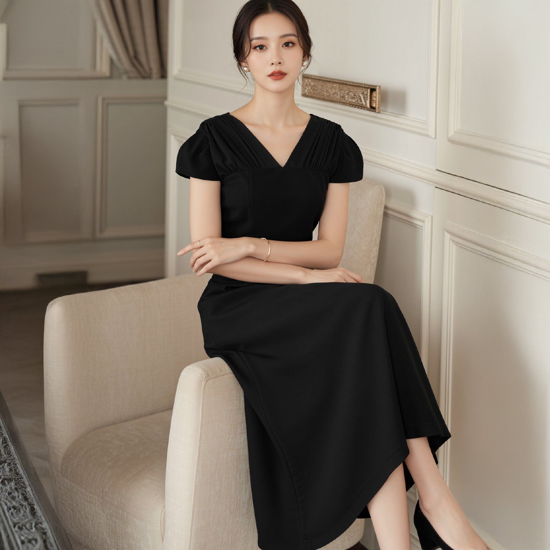 Đầm Nữ Màu Đen Dáng Dài Xếp Vai Sang Trọng 1M083L040