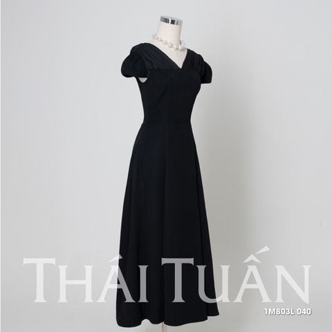 1M083L040 Đầm Nữ Màu Đen Dáng Dài Xếp Vai Sang Trọng