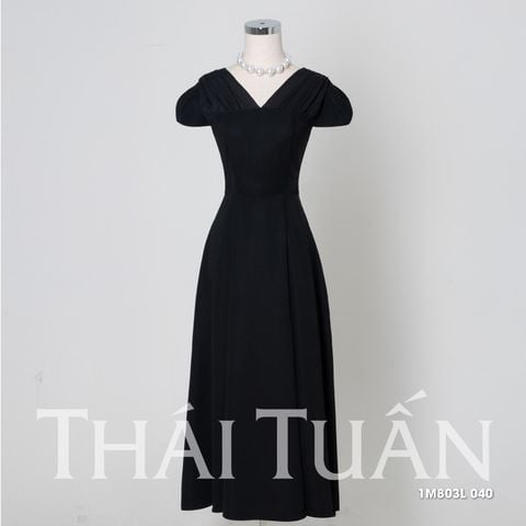 1M083L040 Đầm Nữ Màu Đen Dáng Dài Xếp Vai Sang Trọng