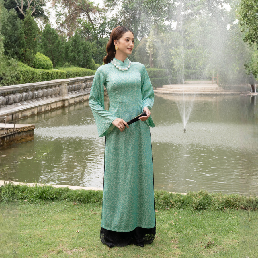 Bộ Áo Dài May Sẵn Chất Liệu Gấm Màu Xanh Lá Sang Trọng 1W07B009