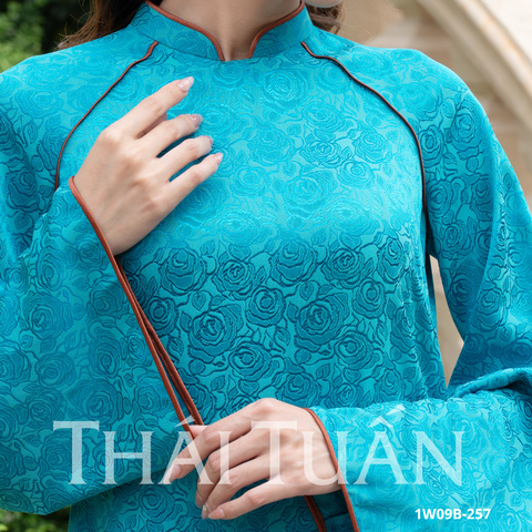 Bộ Áo Dài May Sẵn Chất Liệu Gấm Màu Xanh Sang Trọng 1W09B257
