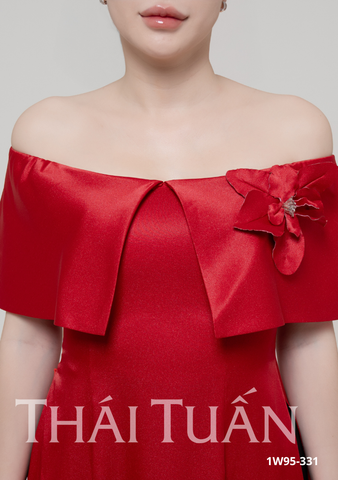 Áo Dài May Sẵn Nữ Cổ Cách Điệu Chất Liệu Trơn Màu Đỏ Sang Trọng 1W95A331