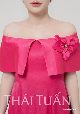 Áo Dài May Sẵn Nữ Cổ Cách Điệu Chất Liệu Trơn Sang Trọng 1W95A062