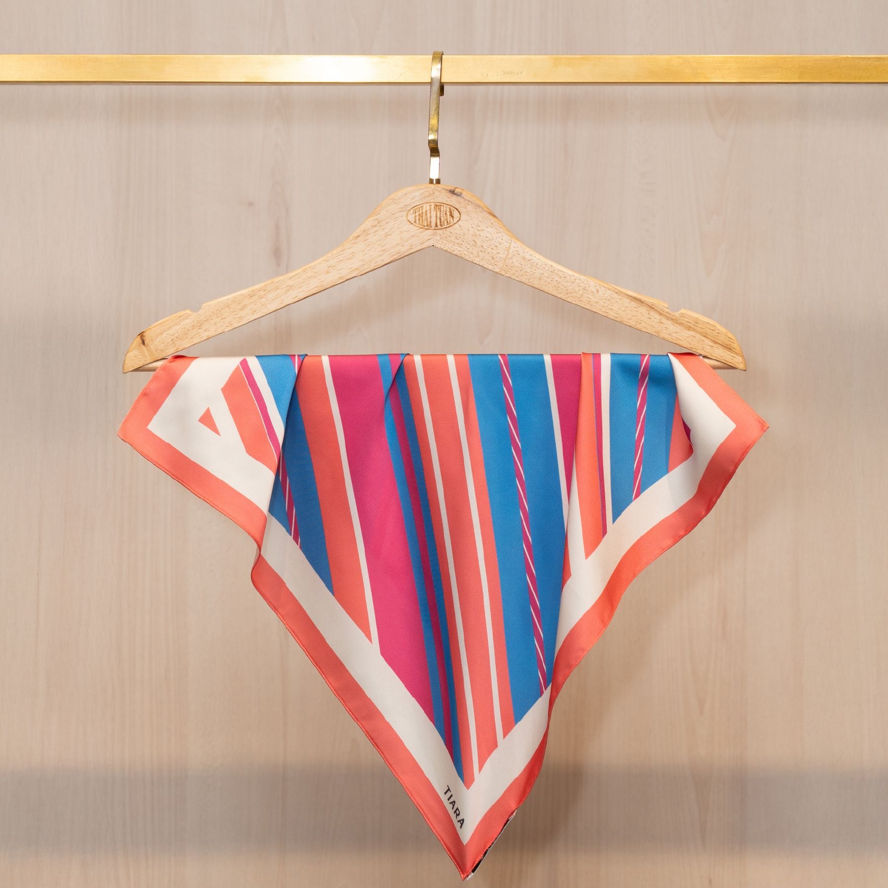 2S04LA45F01B Khăn Choàng Vuông Cao Cấp 1 Lớp 45x45 cm