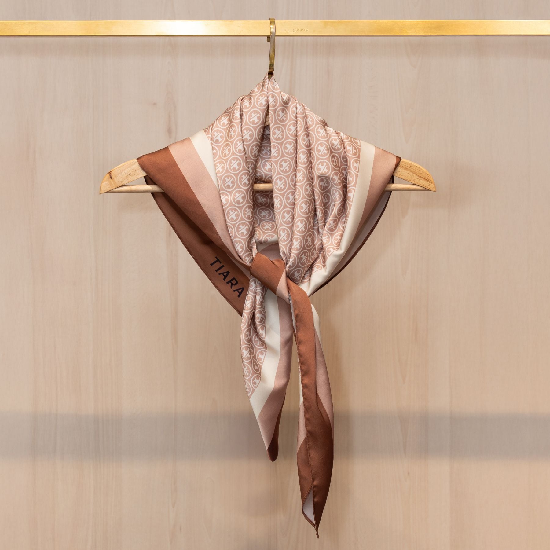 2S44KA90F01B Khăn Choàng Vuông Cao Cấp 1 Lớp 90x90 cm