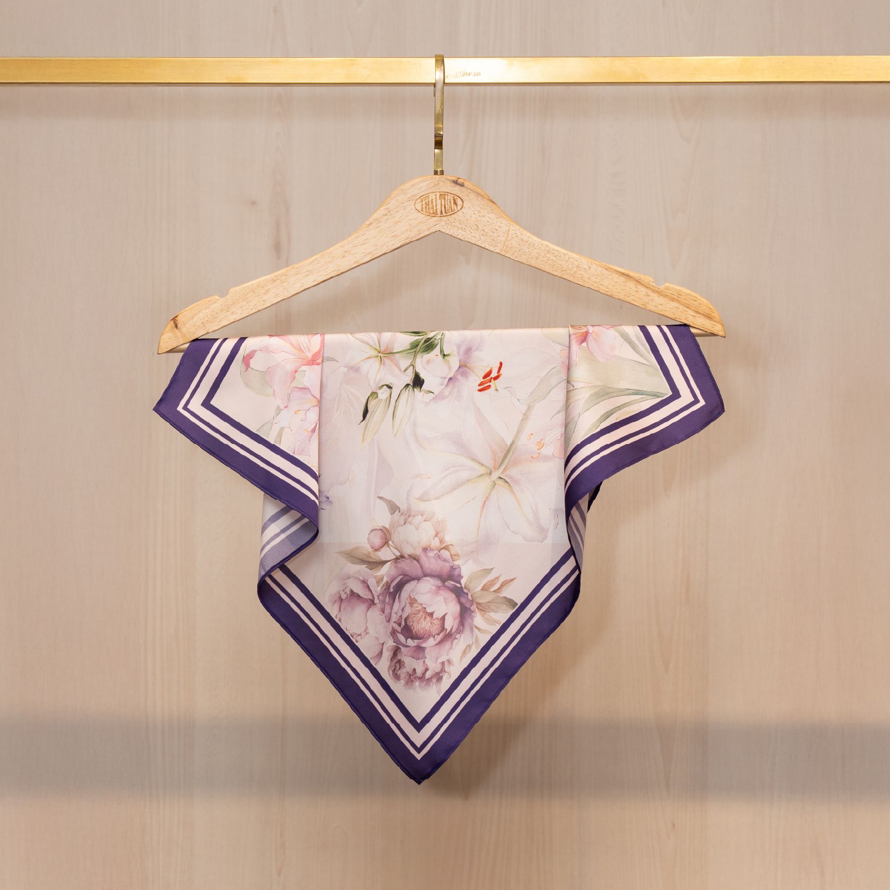 2S63LB45F01C Khăn Choàng Vuông Cao Cấp 1 Lớp 45x45 cm