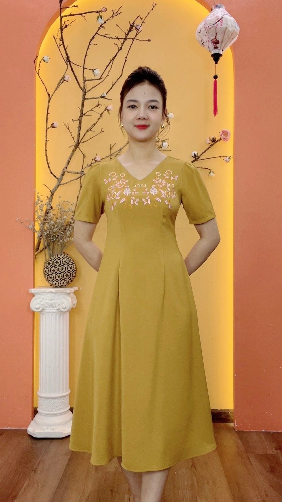 Đầm suông xòe - Cổ tim thêu hoa tay ngắn - CT - Vàng đồng - TTV1976