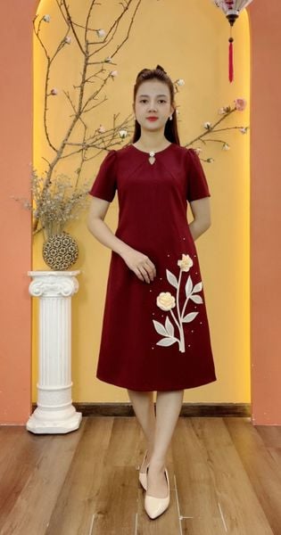 Đầm suông - Cổ tròn giọt nước kết hoa đính ngọc tay ngắn - CD - Đỏ rượu - TTV1915