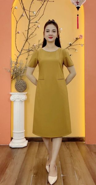 Đầm suông - Cổ tròn kết cườm ngọc tay ngắn - CT - Vàng đồng - TTV1935