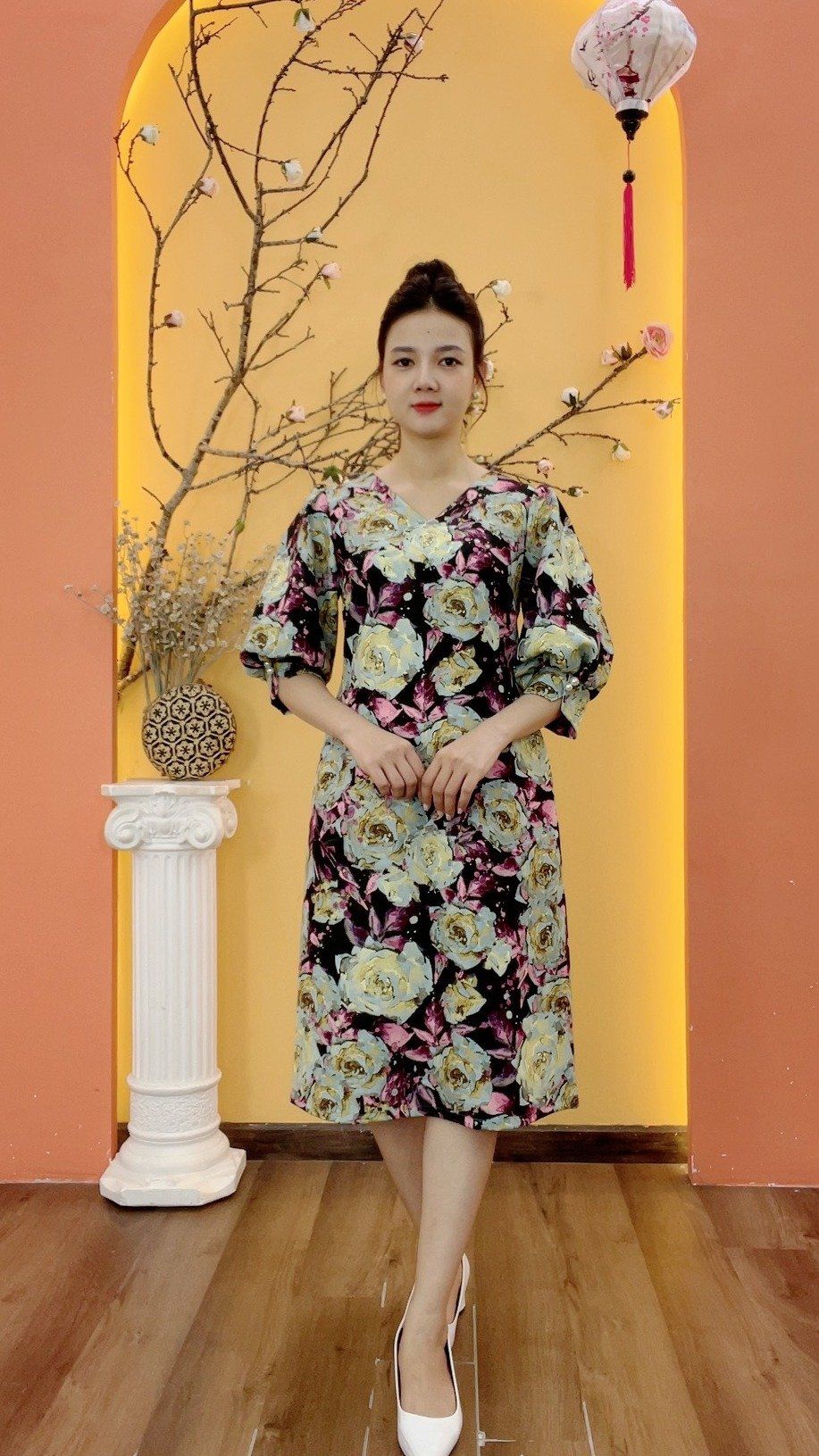 Đầm suông - Cổ tim tay lỡ - CD - Đen hoa xanh - TTV1988