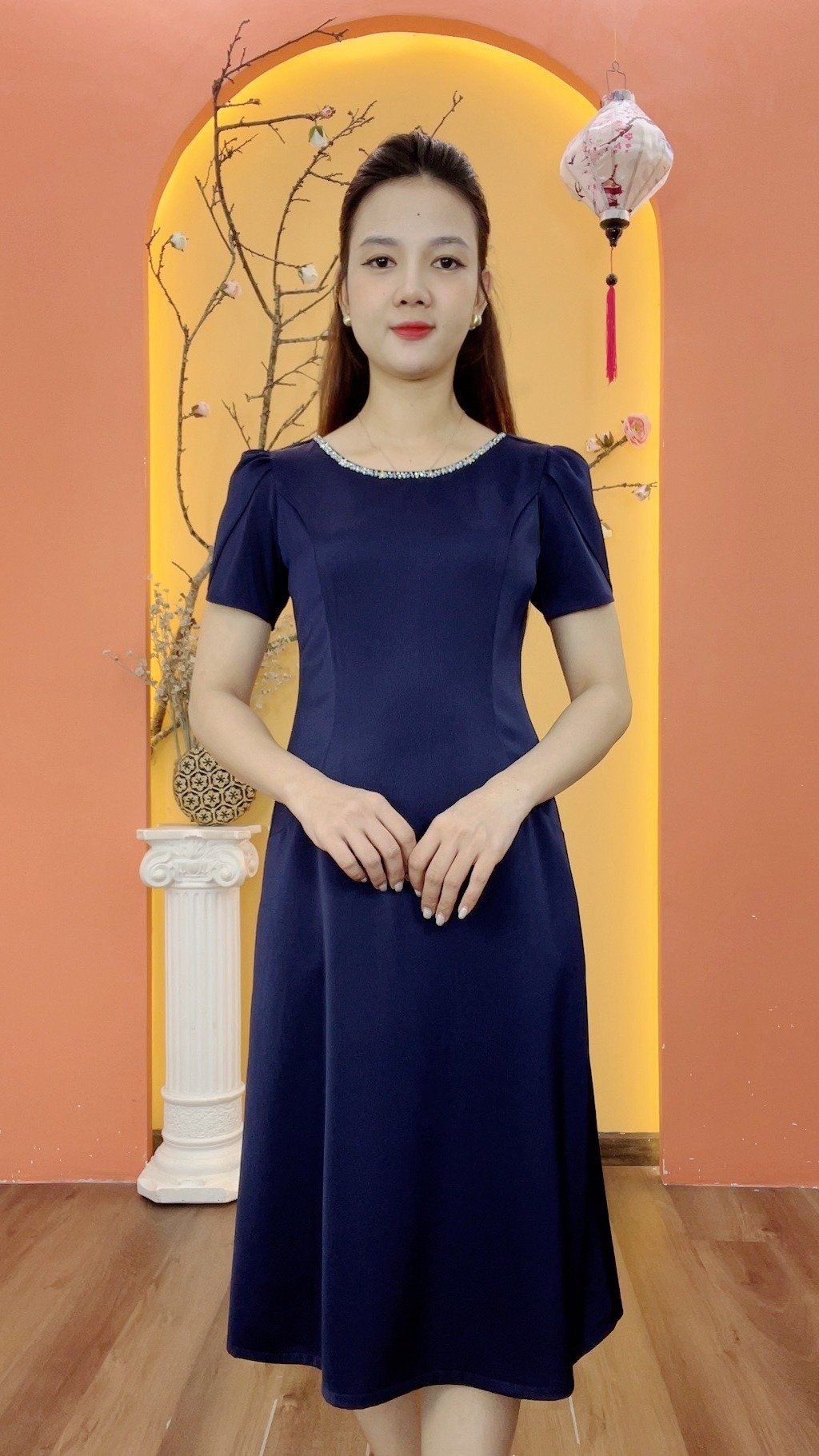 Đầm suông - Cổ tròn kết cườm tay ngắn - CT - Xanh đen - TTV1989