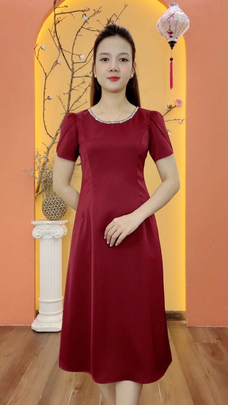 Đầm suông - Cổ tròn kết cườm tay ngắn - CT - Đỏ đô - TTV1989