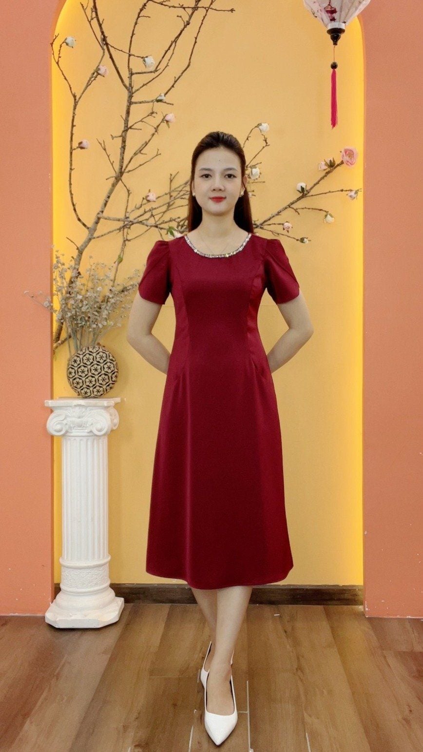 Đầm suông - Cổ tròn kết cườm tay ngắn - CT - Đỏ đô - TTV1989