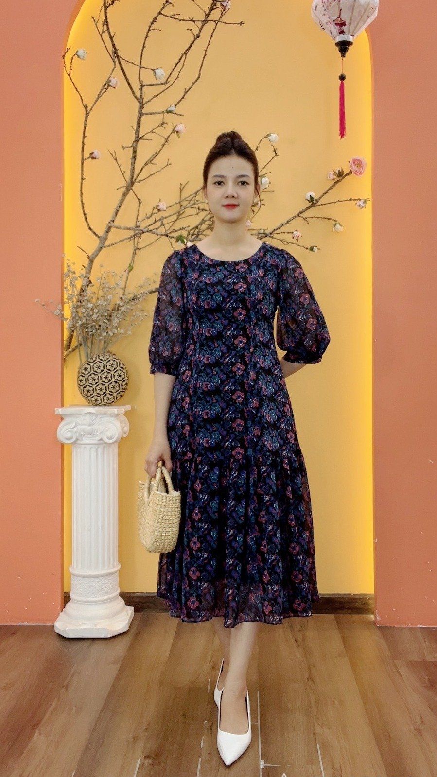 Đầm xòe A - Cổ tròn tay lỡ - CT - Đen hoa xanh - TTV1991