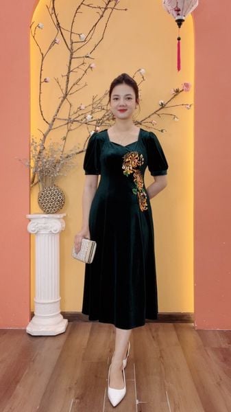 Đầm suông xòe - Cổ vuông tim tay ngắn thêu hoa - CT- Xanh - TTV2005