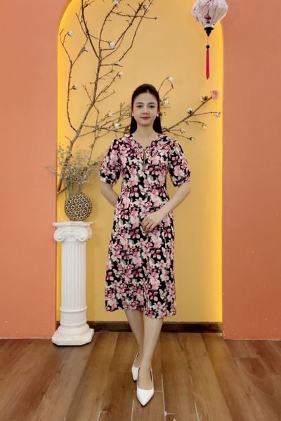 Đầm suông - Cổ tim bèo dây kéo tay ngắn - CV - Đen hoa - TTV2008
