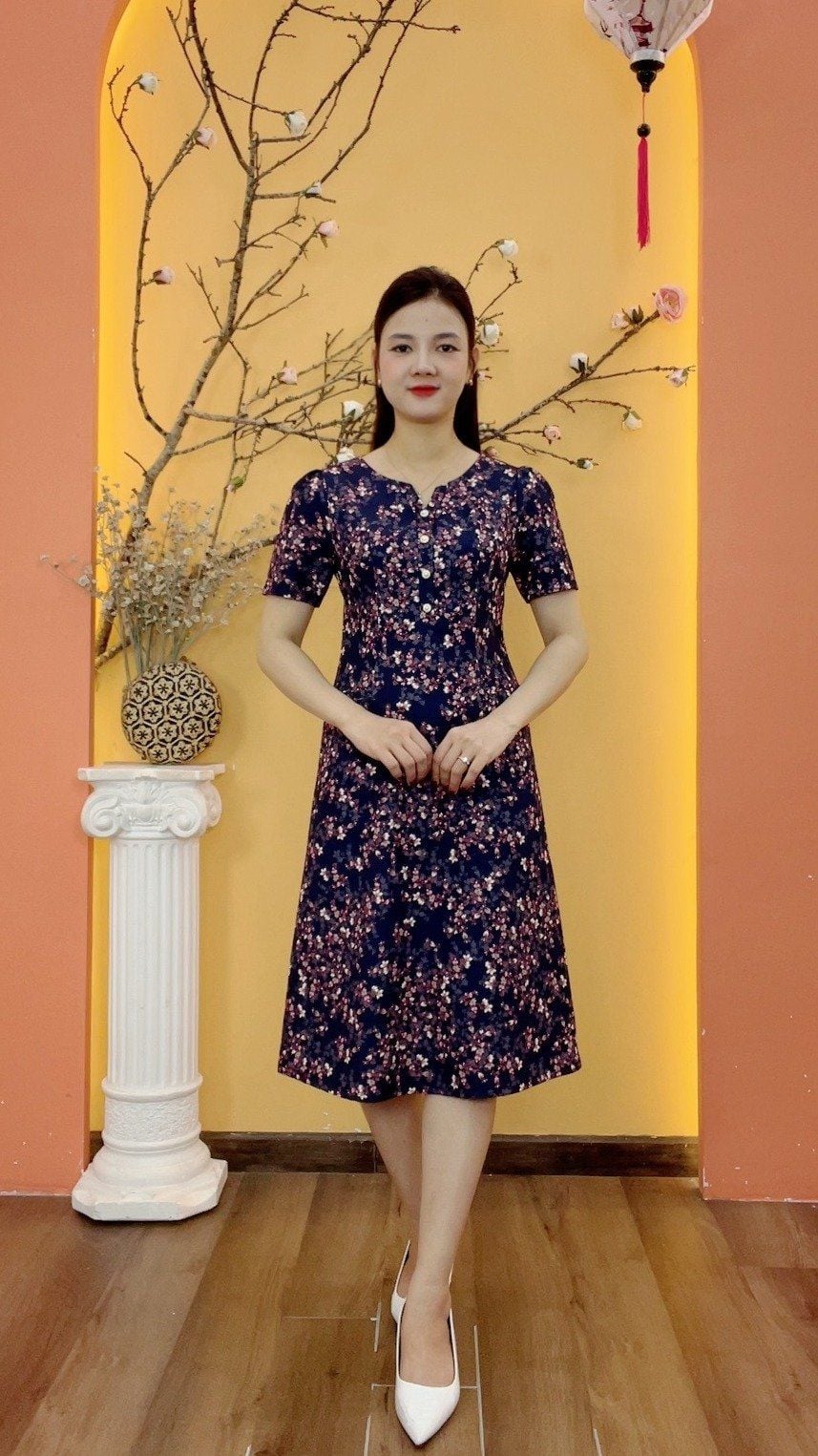 Đầm suông - Cổ tròn khoét V kết nút tay ngắn - CD - Xanh hoa nhí - TTV2011