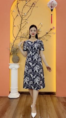 Đầm suông - Cổ tròn khoét V kết nút tay ngắn - CD - Xanh hoa trắng - TTV2011