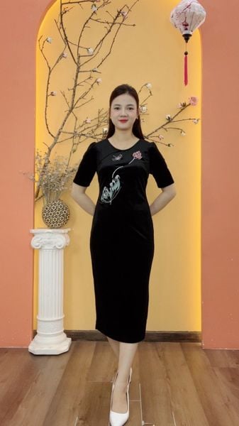 Đầm body - Cổ tròn thêu hoa tay ngắn - CD - Đen - TTV2012