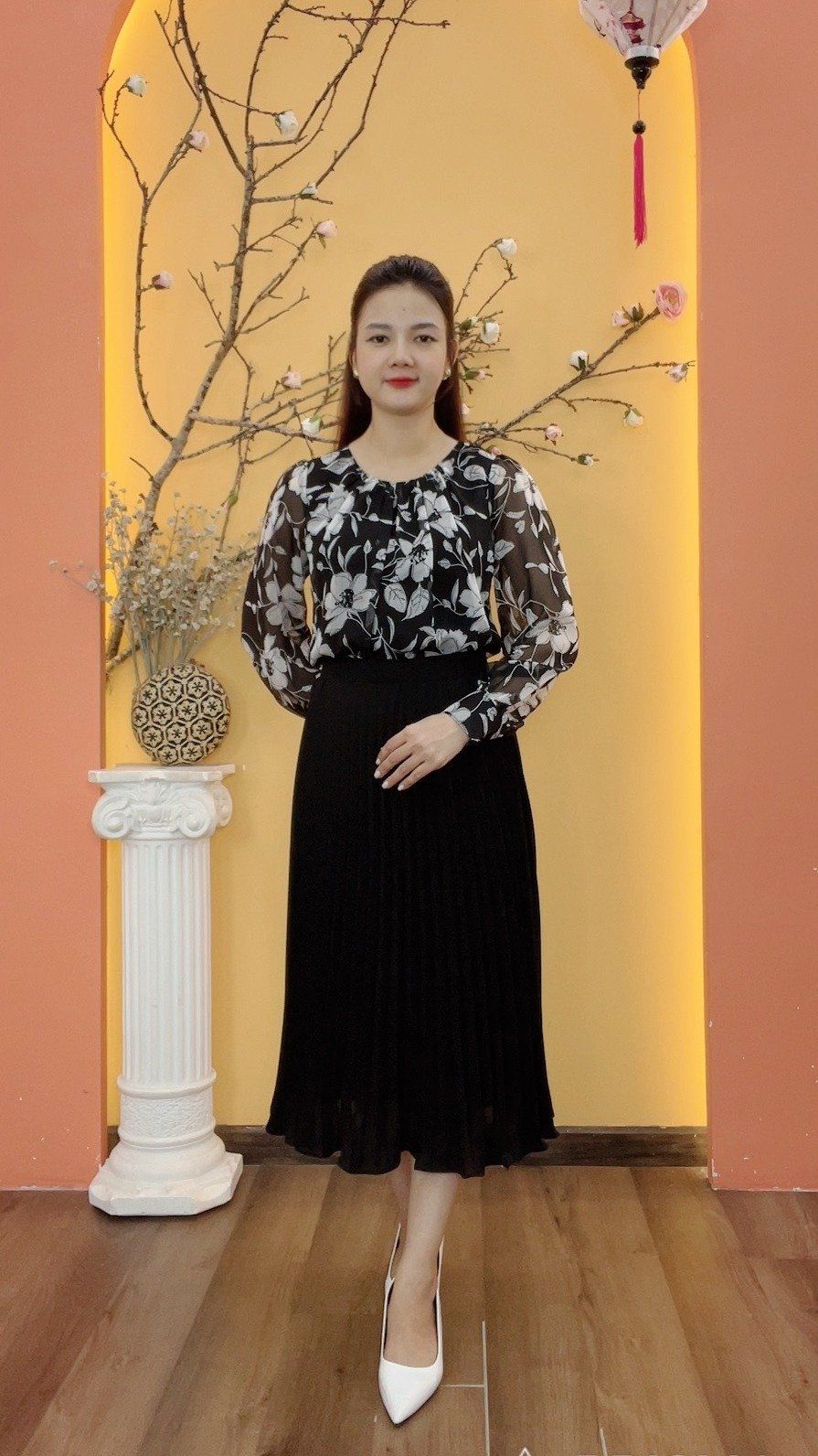 Áo - Cổ tròn tay dài - CD - Đen hoa trắng - TTV1985