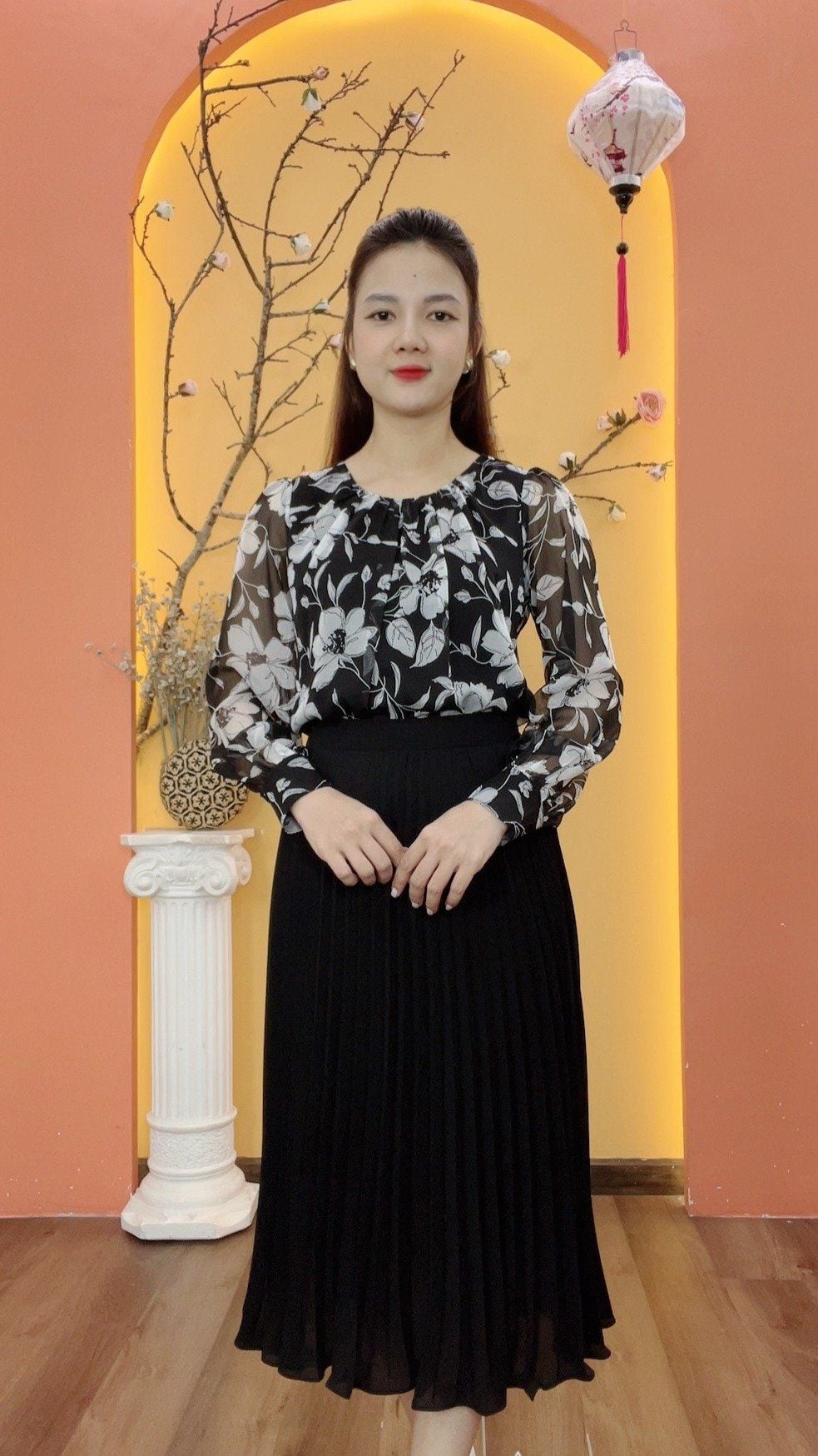 Áo - Cổ tròn tay dài - CD - Đen hoa trắng - TTV1985