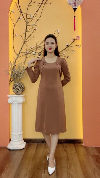 Đầm suông - Cổ vuông tim sóng nước kết hoa tay dài - CV - Nâu cafe - TTV1987