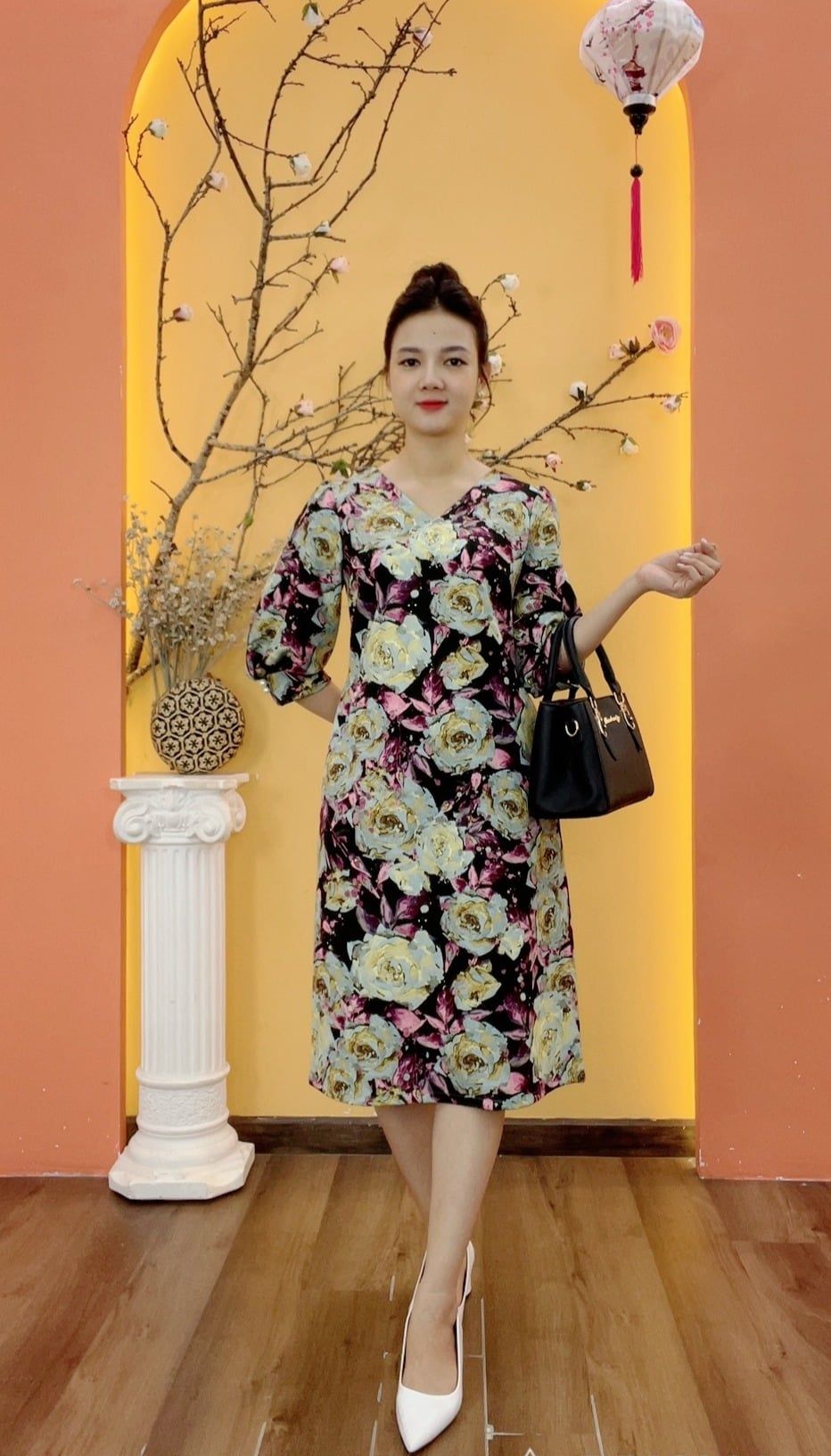 Đầm suông - Cổ tim tay lỡ - CD - Đen hoa xanh - TTV1988