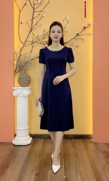 Đầm suông - Cổ tròn kết cườm tay ngắn - CT - Xanh đen - TTV1989