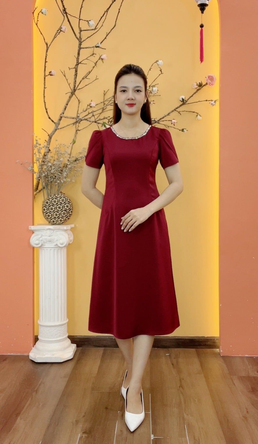 Đầm suông - Cổ tròn kết cườm tay ngắn - CT - Đỏ đô - TTV1989