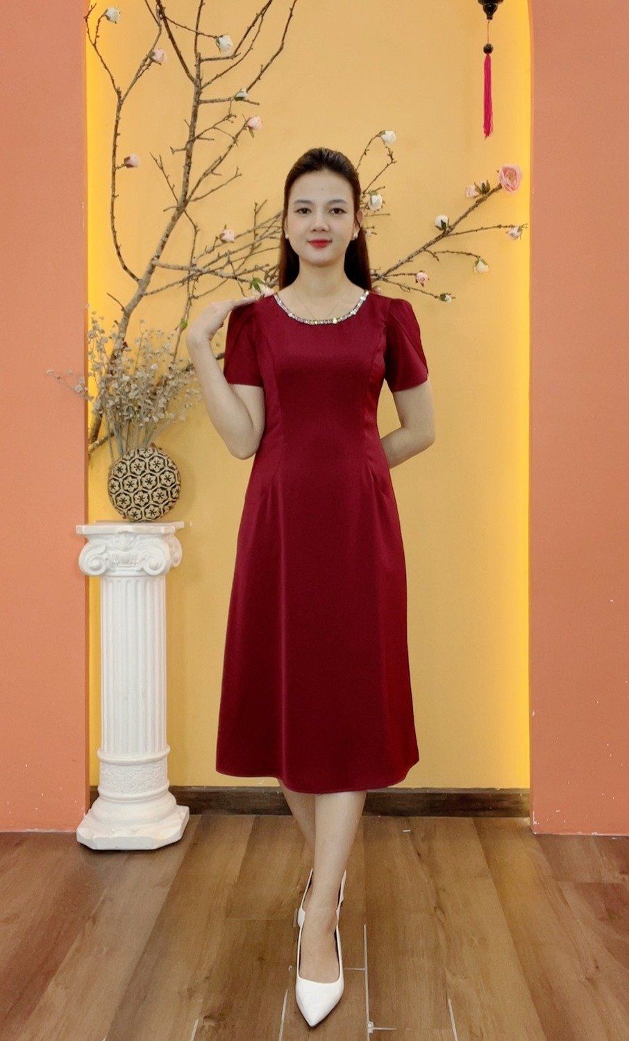 Đầm suông - Cổ tròn kết cườm tay ngắn - CT - Đỏ đô - TTV1989