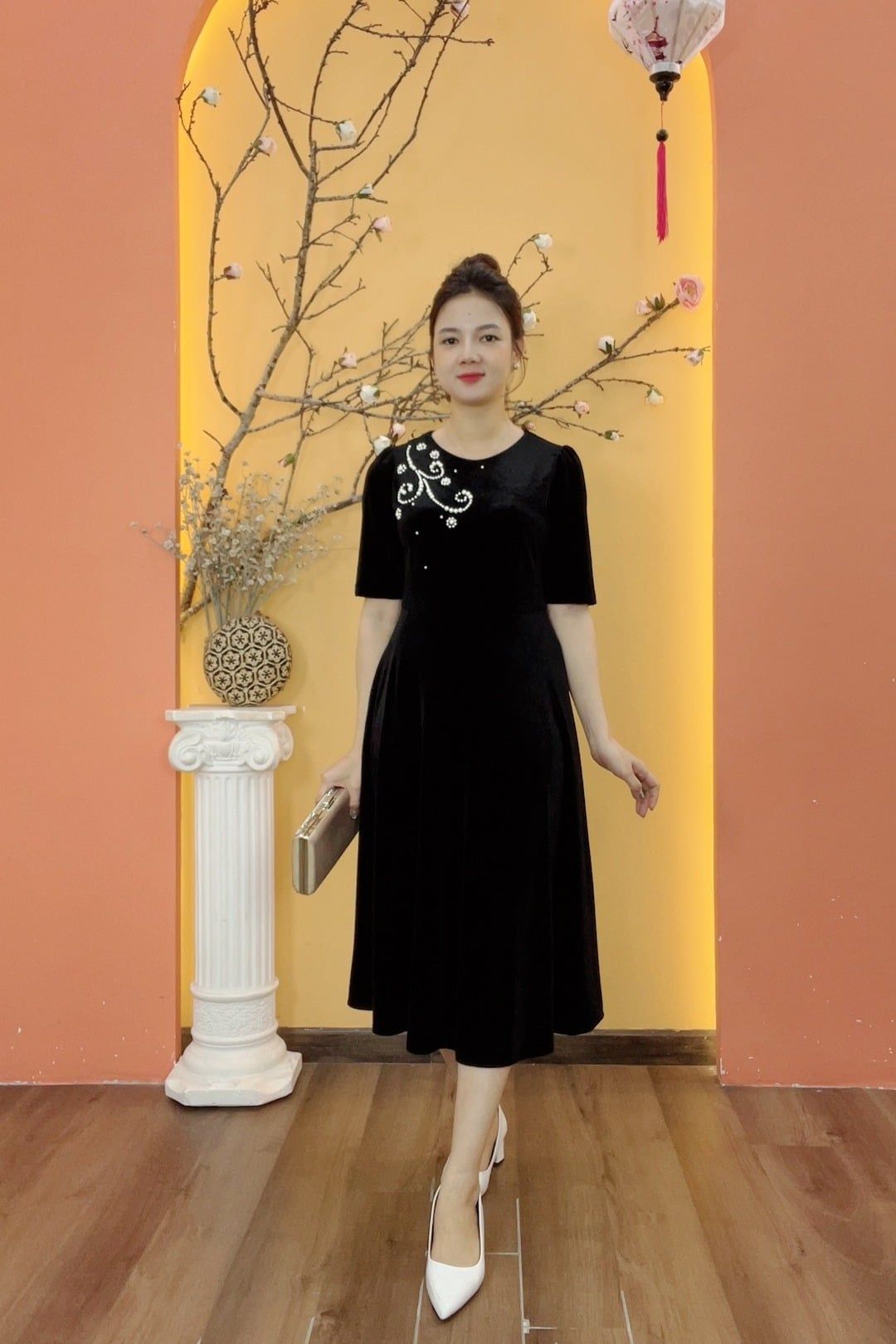 Đầm xòe - Cổ tròn kết ngọc tay lỡ - CV - Đen - TTV2001