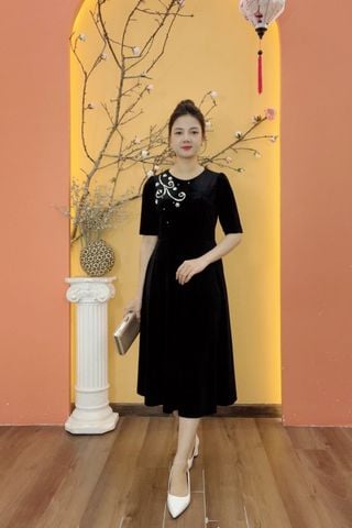 Đầm xòe - Cổ tròn kết ngọc tay lỡ - CV - Đen - TTV2001