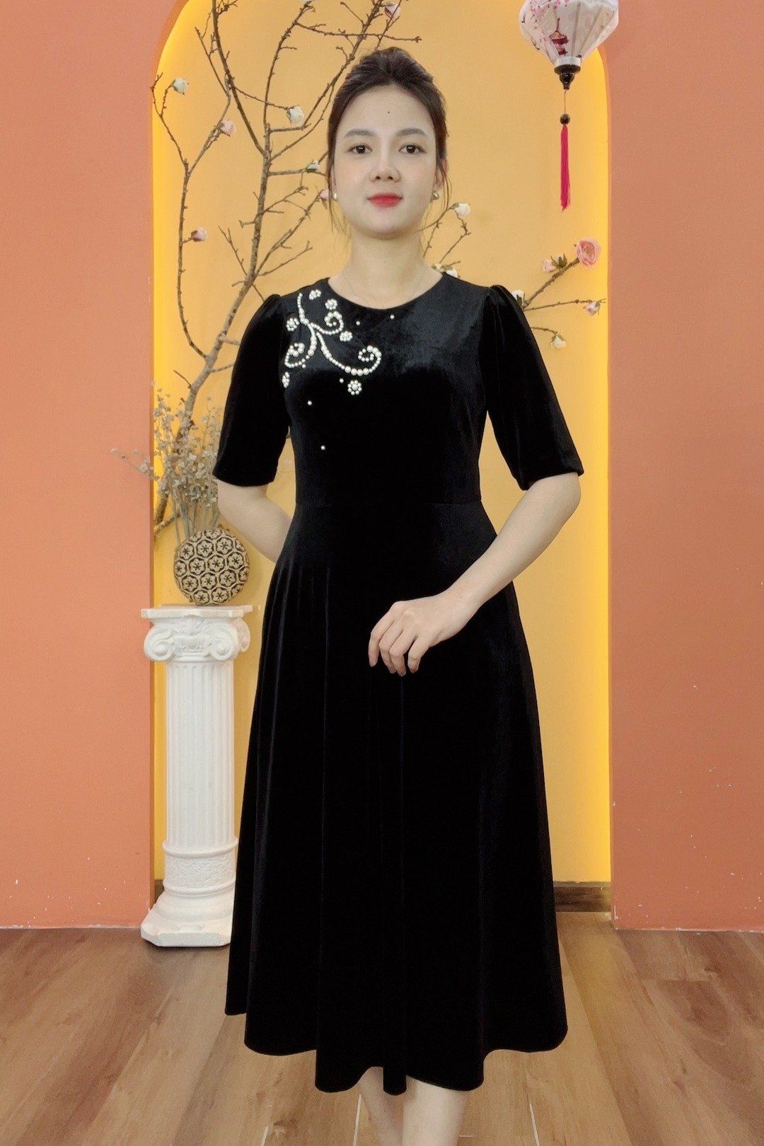 Đầm xòe - Cổ tròn kết ngọc tay lỡ - CV - Đen - TTV2001