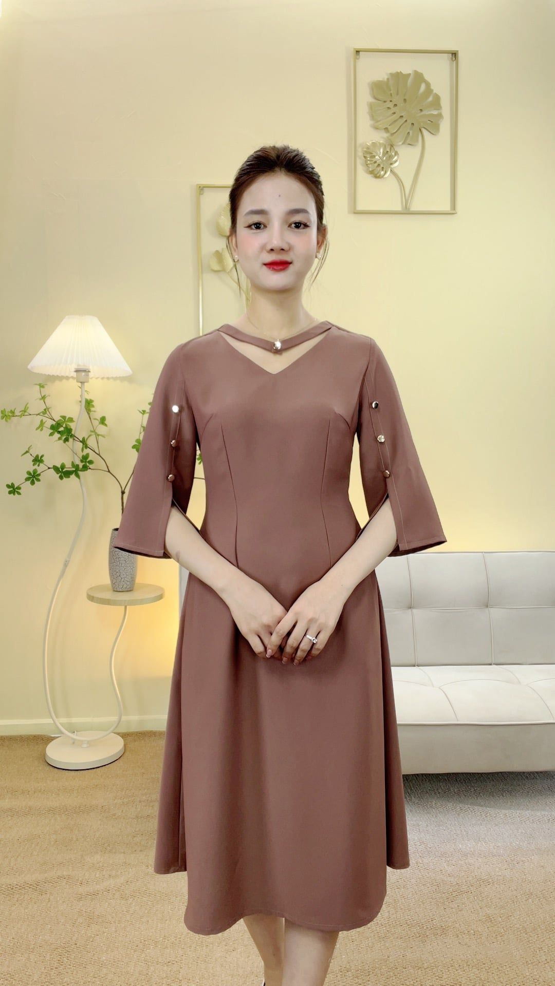 Đầm suông xòe - Cổ tim tay xẻ kết nút - CD - Nâu cafe - TTV2056