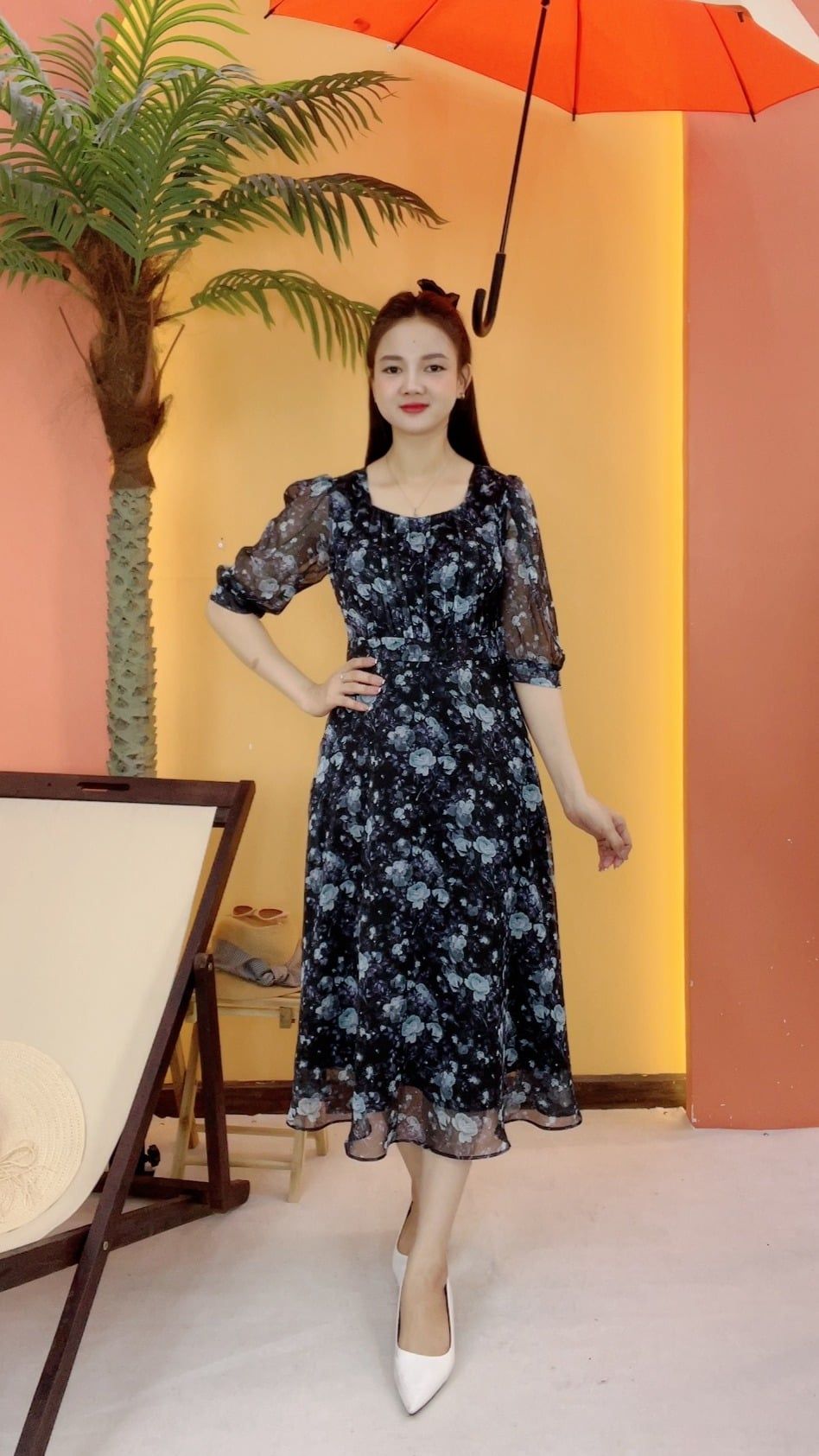 Đầm xòe - Cổ vuông tim tay lỡ - CD - Đen hoa xanh - TTV2055