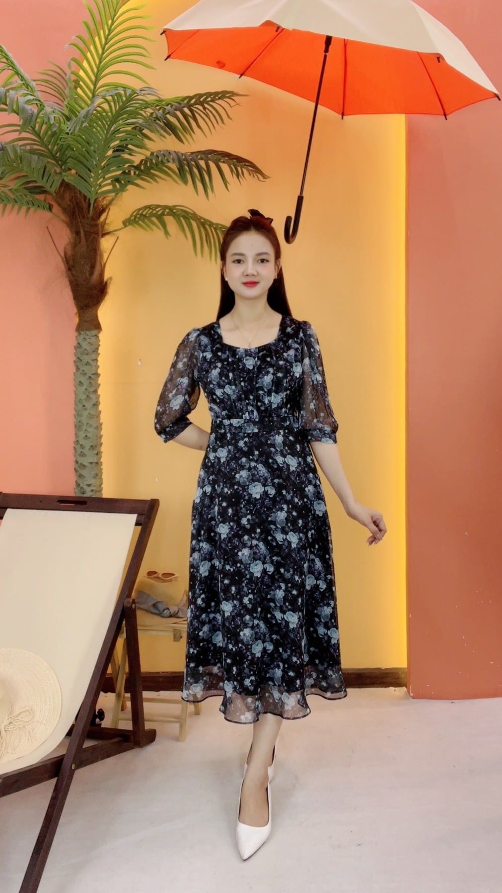 Đầm xòe - Cổ vuông tim tay lỡ - CD - Đen hoa xanh - TTV2055