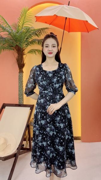 Đầm xòe - Cổ vuông tim tay lỡ - CD - Đen hoa xanh - TTV2055
