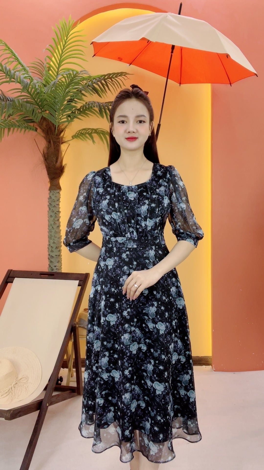 Đầm xòe - Cổ vuông tim tay lỡ - CD - Đen hoa xanh - TTV2055