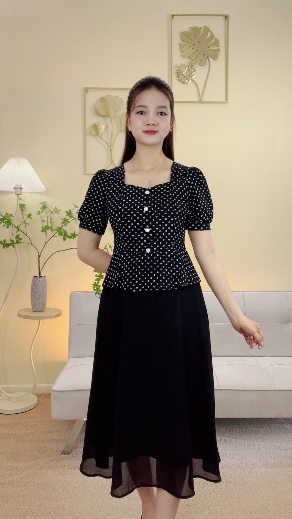 Đầm xòe - Cổ vuông tim kết nút tay ngắn - AH - Đen hoa nhí - TTV2085