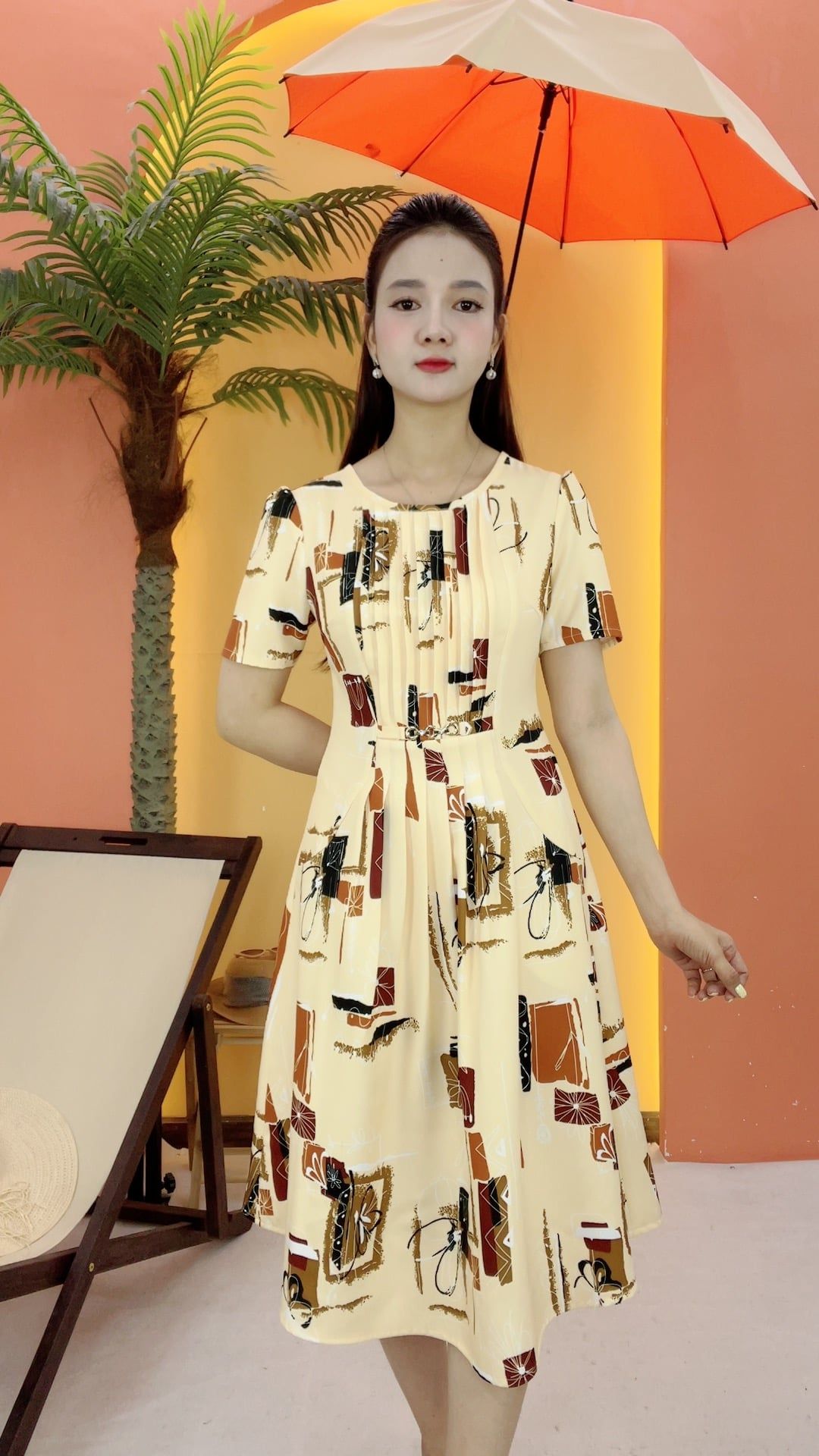 Đầm xòe - Cổ tròn tay ngắn - CT - kem họa tiết - TTV2090