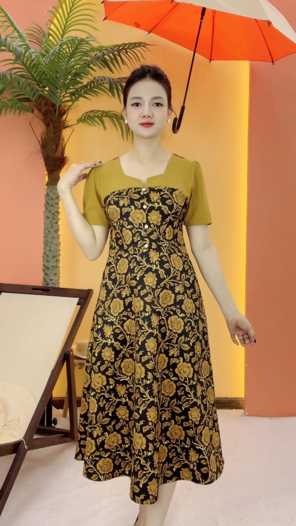 Đầm xòe - Cổ vuông tay ngắn - CT - Đen hoa vàng - TTV2099