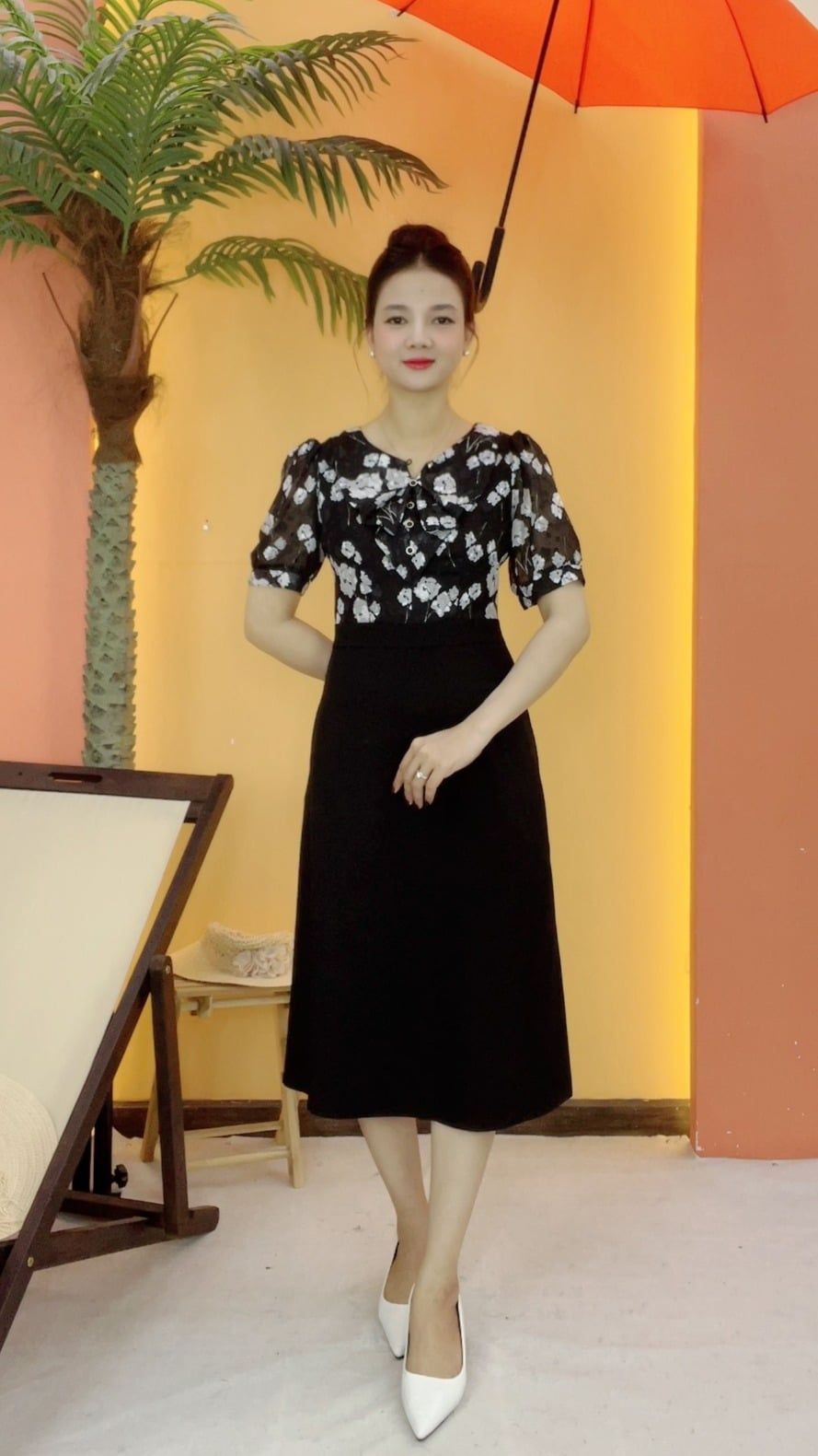Đầm form A - Cổ tròn bèo kết nút tay ngắn - CD - Đen hoa trắng - TTV2124