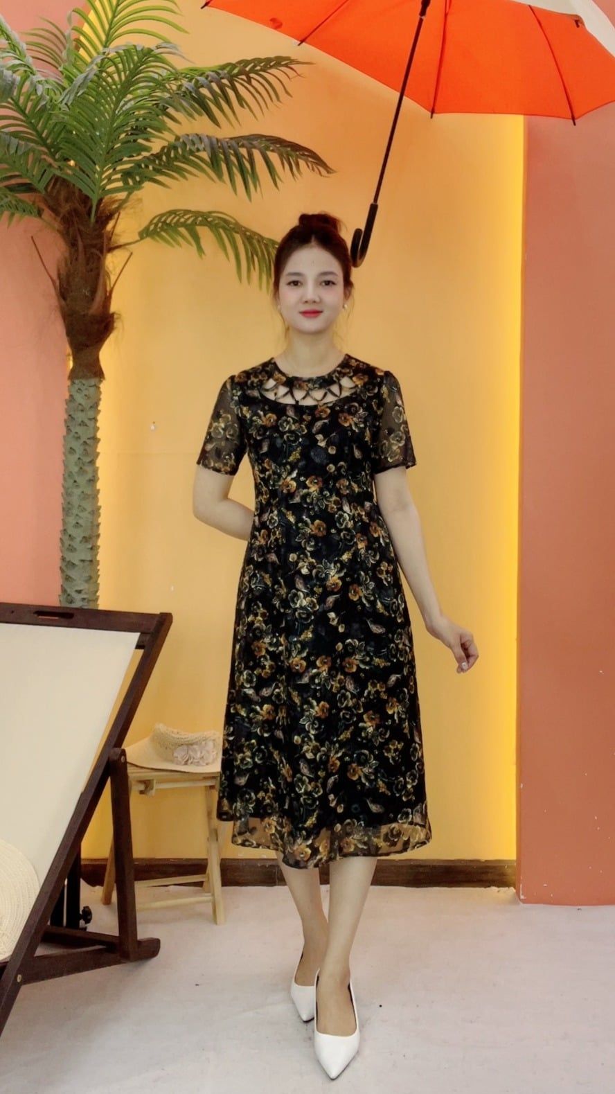 Đầm suông xòe - Cổ cách điệu tay ngắn - CV - Đen hoa - TTV2137