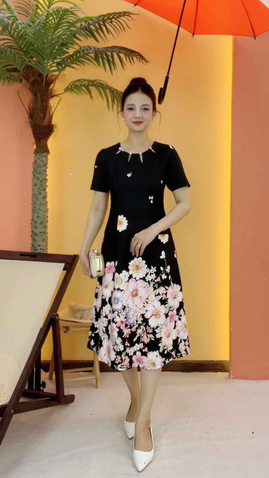 Đầm suông - Cổ tròn kết ngọc tay ngắn - CT - Đen hoa - TTV2133