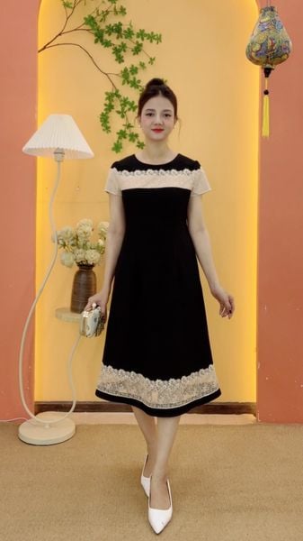 Đầm suông A - Cổ tròn phối ren tay ngắn - CD - Đen - TTV2139