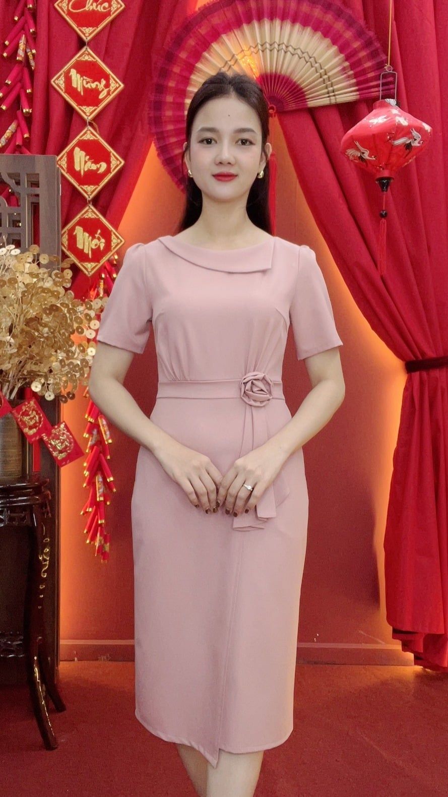 Đầm body - Cổ thuyền tay ngắn kết hoa - CD - Hồng dâu - TTV2028