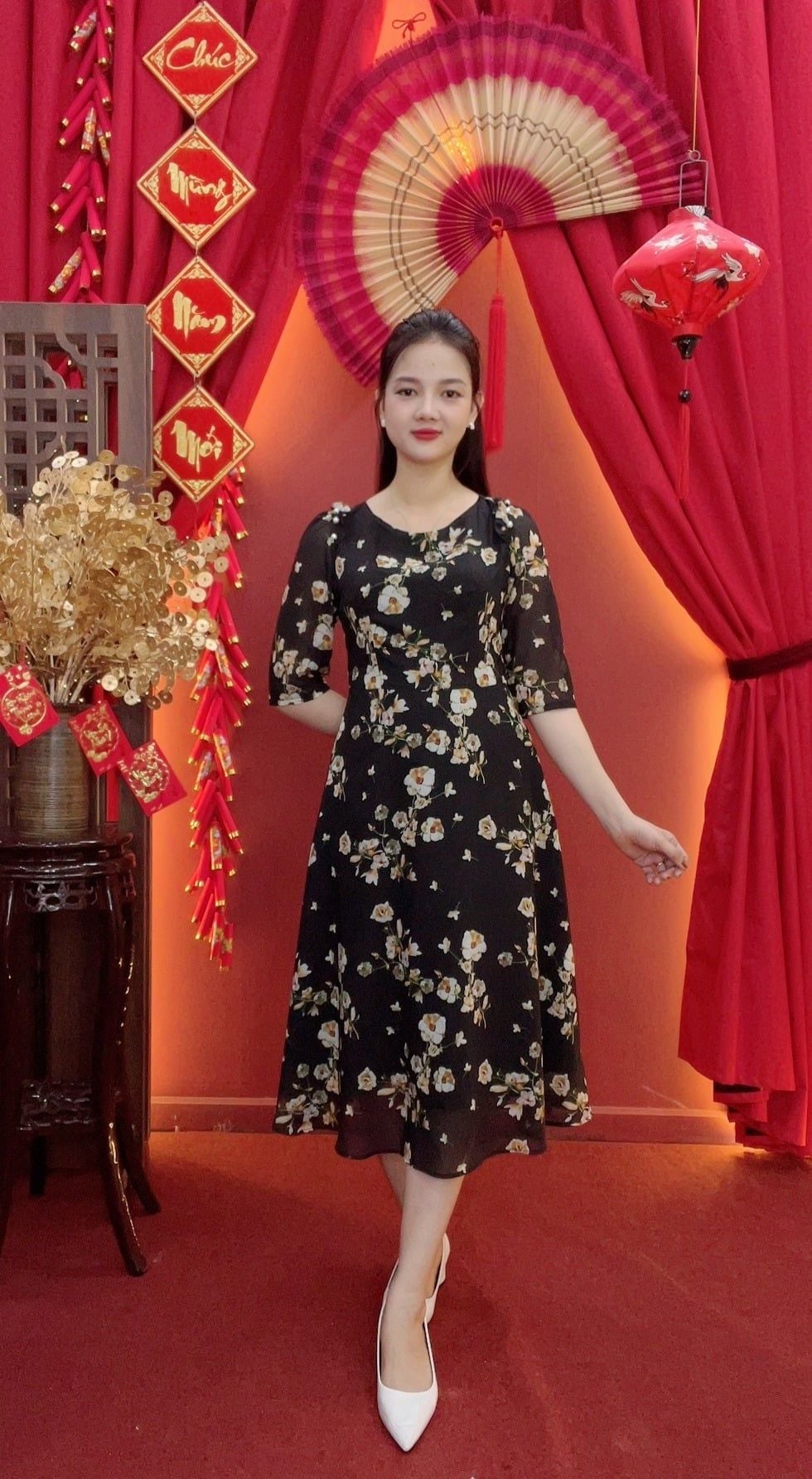 Đầm xòe - Cổ tròn tay lỡ kết ngọc - CV - Đen hoa - TTV2030